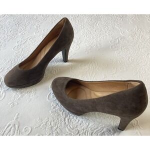 Clarks Indigo Shoes Women Size 7.5 Brown Suede High Heel Pumps Classic Dressy